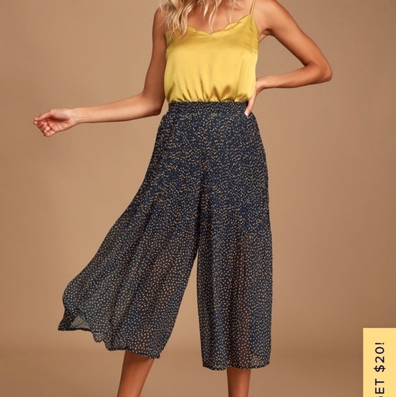Lulus Pants - Lulus sz xs navy gold yellow Brittania Navy Blue Print Wide-Leg Culotte Pants